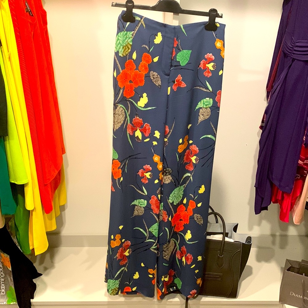 **SOLD**Diane Von Furstenberg Wide leg Pant